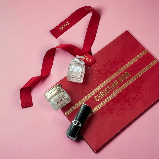 Dior新春花漾三件套禮盒(花漾香水 5ml 口紅#777 1.5g 花秘瑰萃乳霜 5ml)