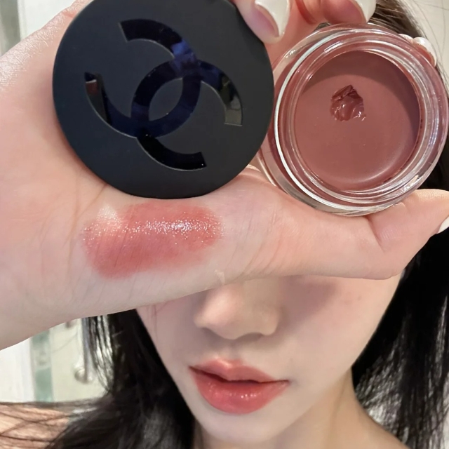 CHANELN°1 DE紅色山茶花唇頰蜜#03