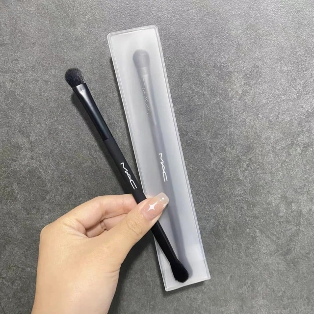 MAC雙頭眼影刷