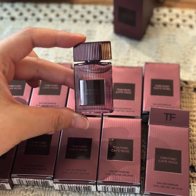 Tom Ford設計師系列深焙玫瑰精緻小香4ml