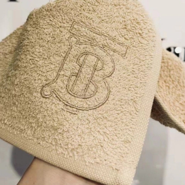 Burberry氣質小手帕