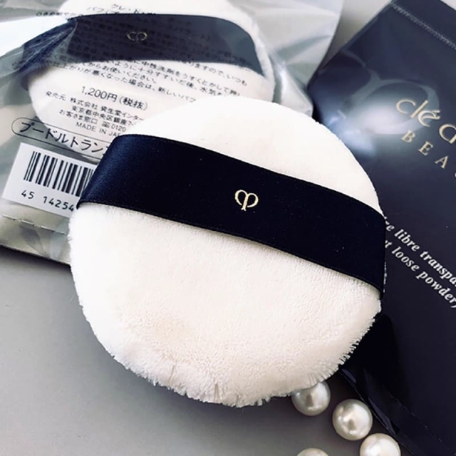 Clé de Peau Beauté肌膚之鑰光采蜜粉撲