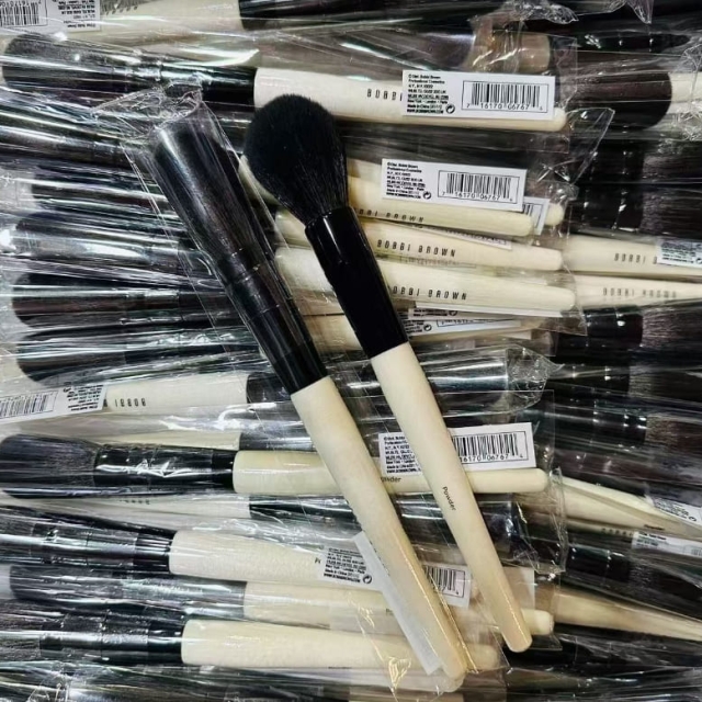 BOBBI BROWN蜜粉刷（旅行版）