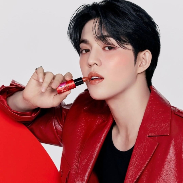 Nars奢慾緞光唇膏3.8g#810（傾心愛慕限量版）