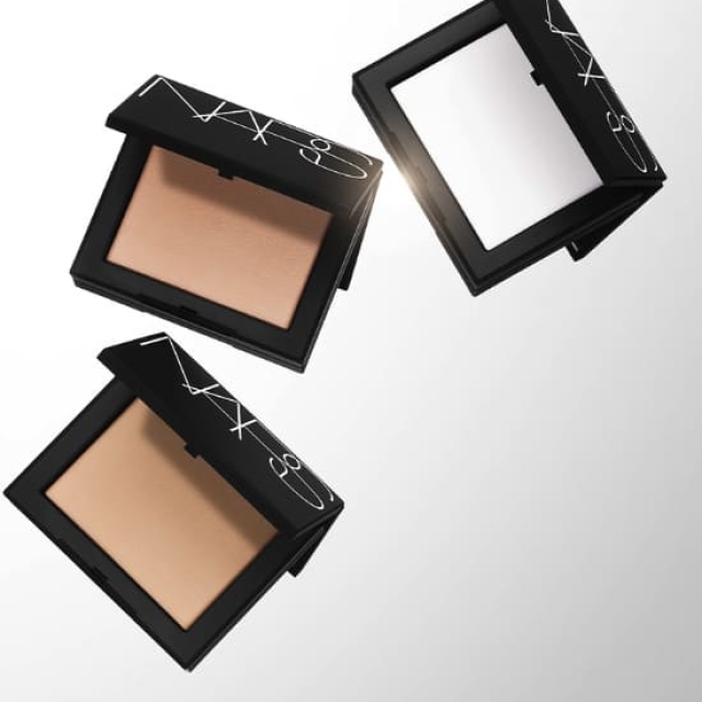 NARS裸光蜜粉餅10g#PEBBLE 暖米色