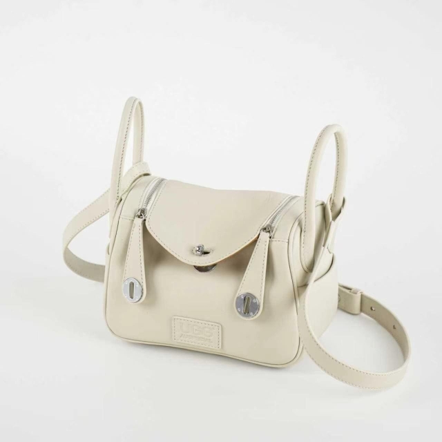 UGG AUSPECIAL MINI翻蓋包（ES25832）白色