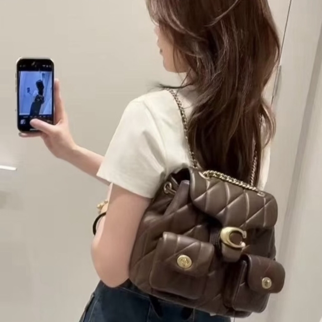 【精品】COACH TABBY 絎縫後背包-巧克力棕