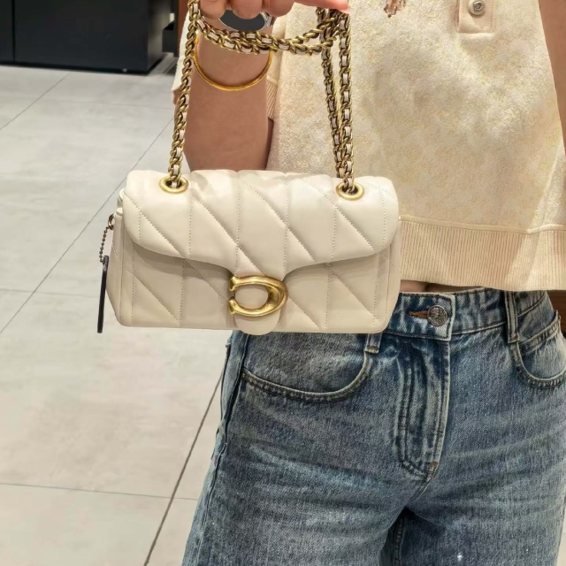 【精品】COACH TABBY 20 絎縫單肩手袋-白色