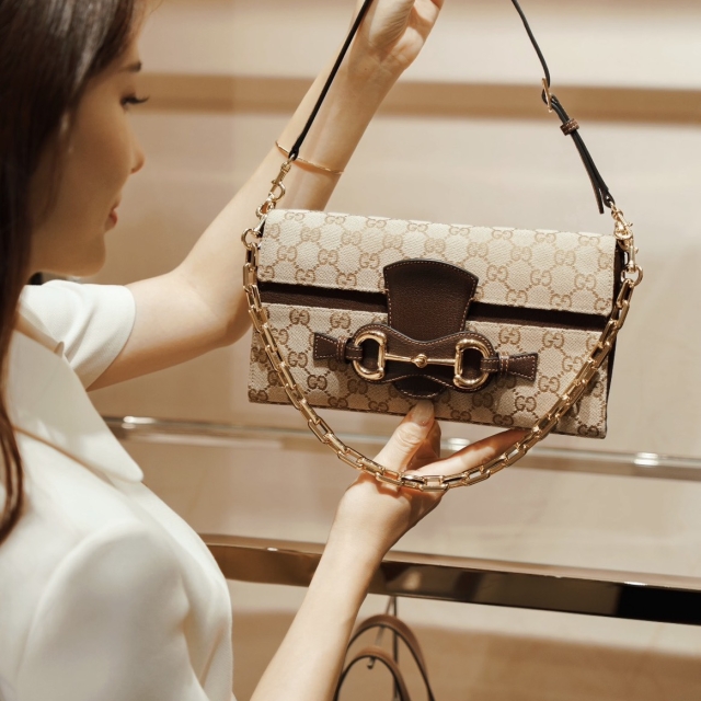 【精品】GUCCI Horsebit Ristretto Medium Shoulder Bag