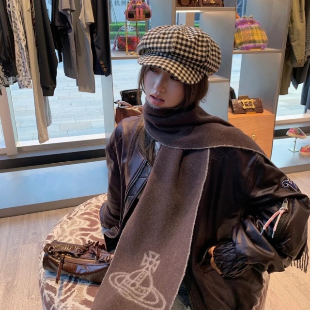 【精品】Vivienne Westwood 西太后 100%羊毛圍巾-棕色