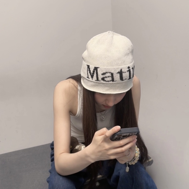 【韓國】MATIN KIM LOGO JACQUARD SHORT BEANIE 短版LOGO提花毛帽-白色(MK2600BN006VWH)