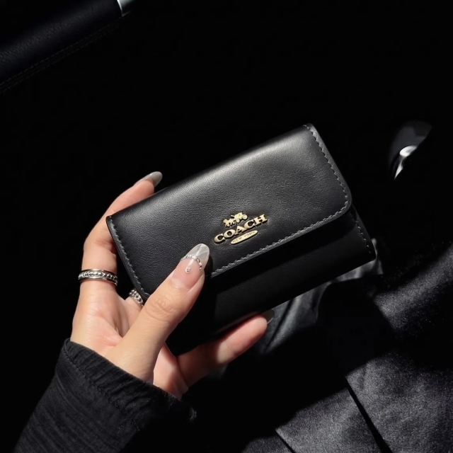 【精品】COACH 麂皮鱷魚壓紋皮革零錢卡包-黑色（CFX70）