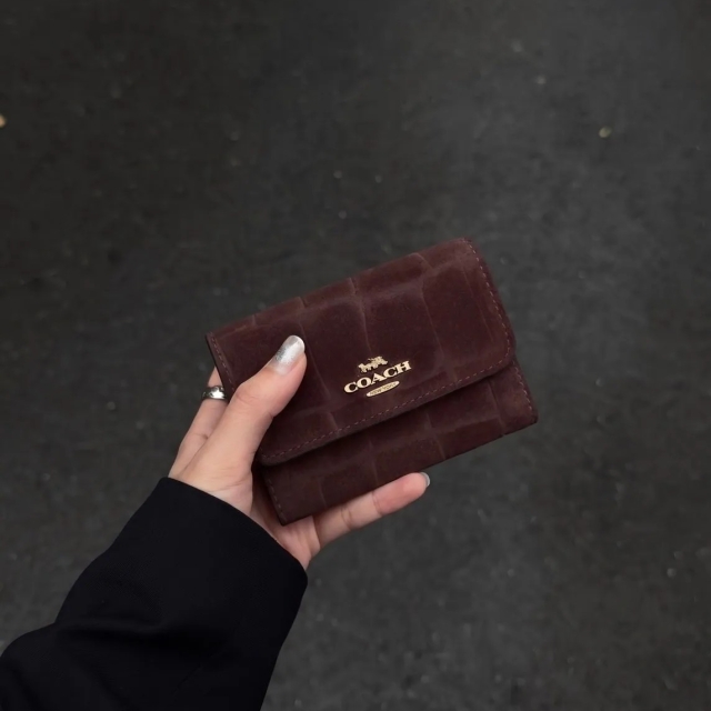 【精品】COACH 麂皮鱷魚壓紋皮革零錢卡包-鱷魚紋深棕（CFT73）