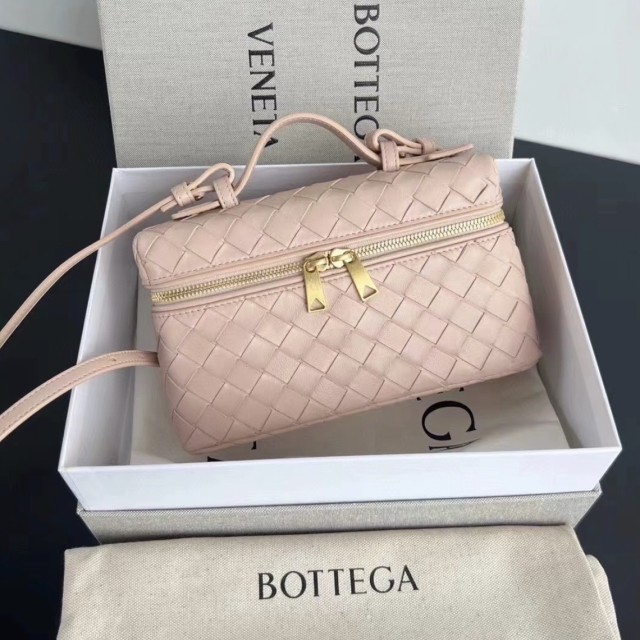 【精品】Bottega Veneta Bang Bang Vanity Case 盒子化妝包