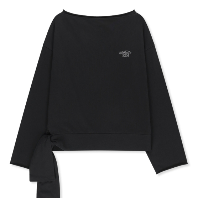 【韓國】MATIN KIM BACK LOGO RAW CUT BOAT NECK TOP 綁結設計不修邊船領上衣-黑色