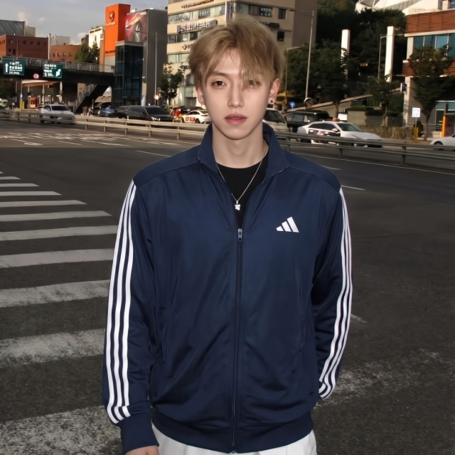【潮流】美國 Adidas 立領三線小標夾克 運動外套-深藍(KD6757)