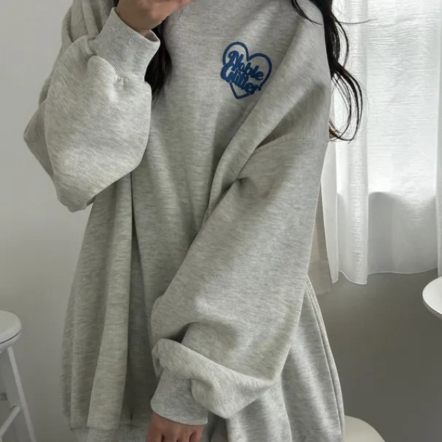 【潮流】日本 GRL 超Q心形印花蓬蓬袖內刷毛大學T-燕麥