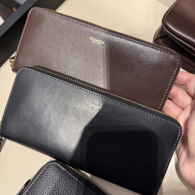 【精品】COACH 復古摯愛皮革纖巧型風琴褶拉鍊皮夾-黑色
