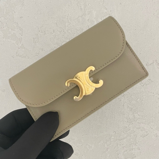 【精品】CELINE TRIOMPHE 長款翻蓋卡片套-灰褐色(10P073DPV.18GT)