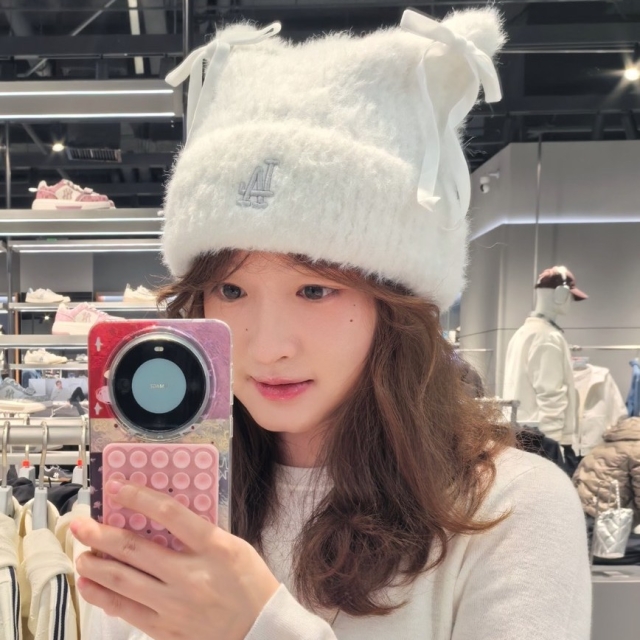 【韓國】MLB 蝴蝶結貓耳毛帽-Cream奶油白(3ABNB0866-07CRS)