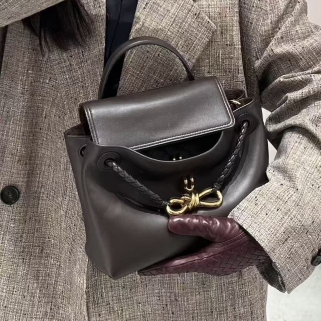 【精品】BOTTEGA VENETA SMALL CIAO CIAO-深咖啡(835835/V4O92/2190)