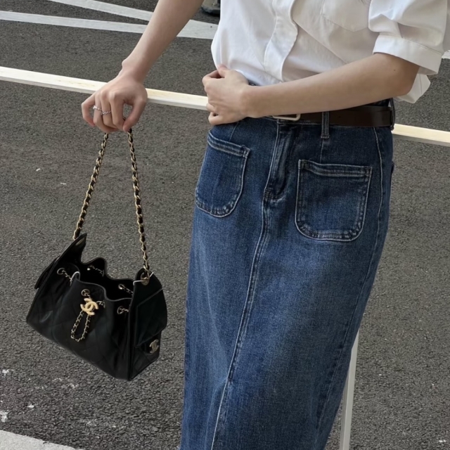 【精品】CHANEL 25 Mini 鏈條抽繩包｜黑金荔枝皮