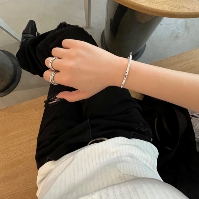 【韓國】LLOYD 點點小鑽手環 Essential Dot Light Bangle(LLBS26102B)