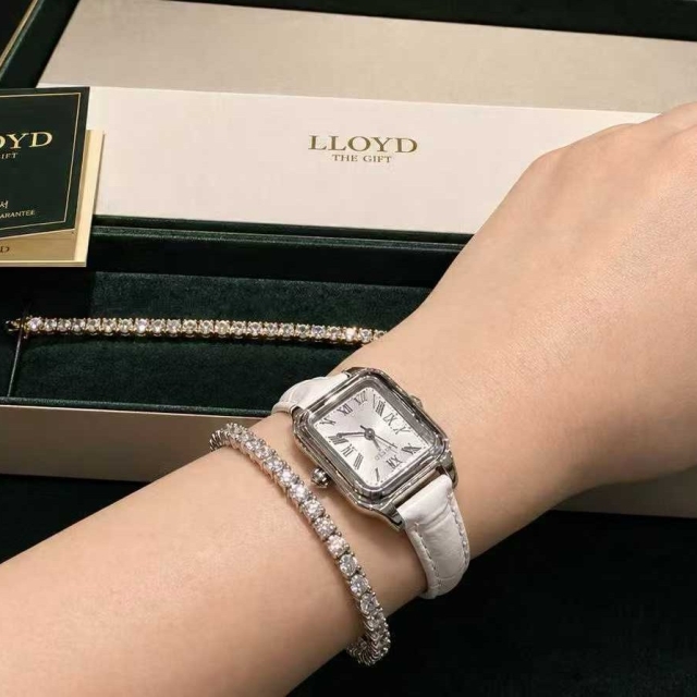 【韓國】LLOYD 韓國爆紅方形復古手錶-奶白色( LL2G26901RSW_E)